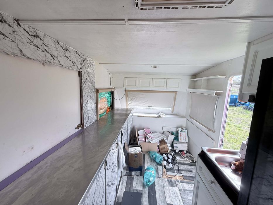 Food truck Rulota pentru evenimente rugi complet echipata