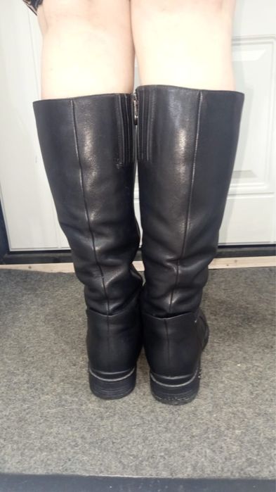 Продам зимние сапоги и ботинки