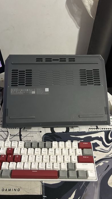 Laptop Lenovo LOQ gaming 15APR9 4050, 24 gb, ry 7 7435 HS