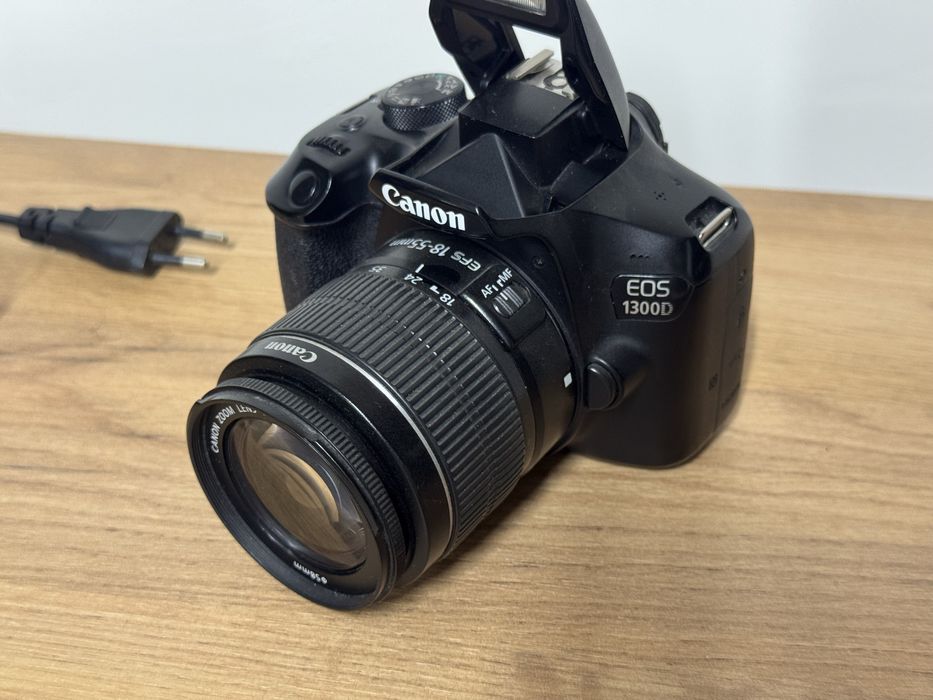 Canon EOS 1300d Обьектив EFS 18-55mm