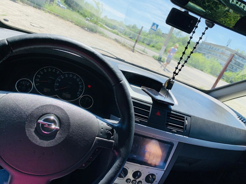 Продам машину Opel Meriva