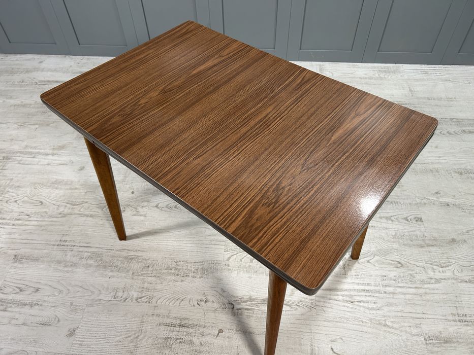 Трапезна маса, разтегателна- Formica от 70-те Г382