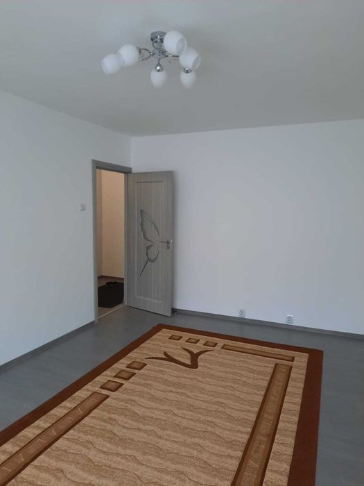 Apartament 3 camere de inchiriat