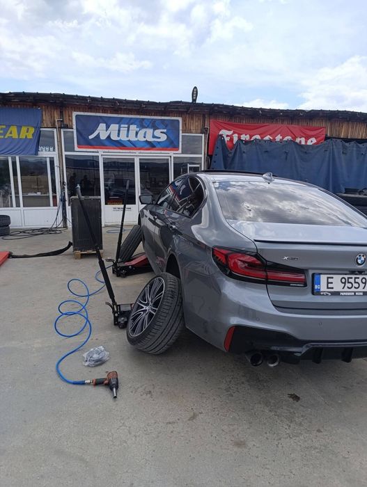 Пътна помощ и сервиз за гуми