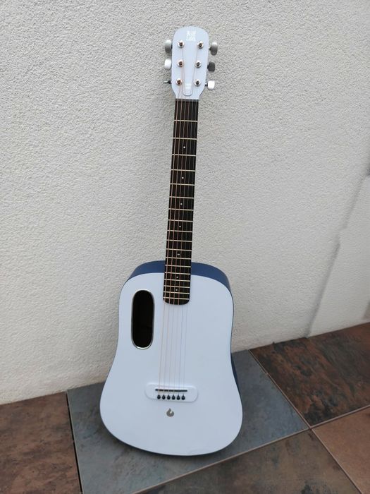 Blue Lava Touch – модерна китара, свирена само 2 пъти