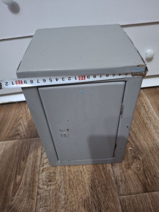 Продам маленький  сейф