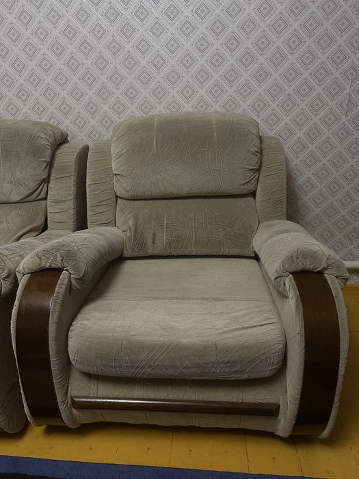 Продом диван с креслом