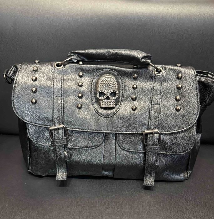 Кожаная сумочка с черепом