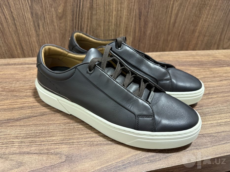 Кожаные кроссовки BOSS. Оригинал. Коричневый цвет. Отличное состояние.