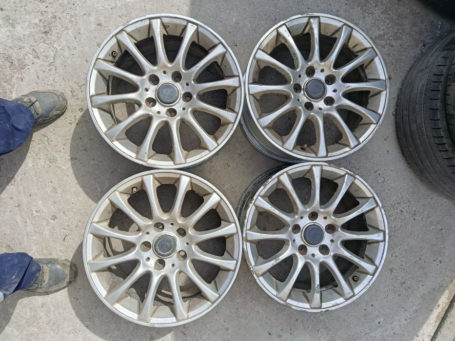 Мерседес Ауди Фольксваген Р16