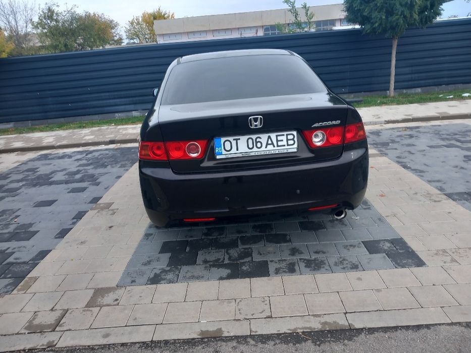 Honda Acord,  CL7, benzină