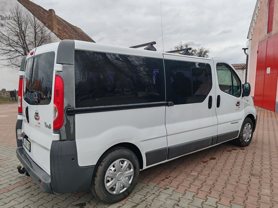 Renault trafic 9 locuri maxi