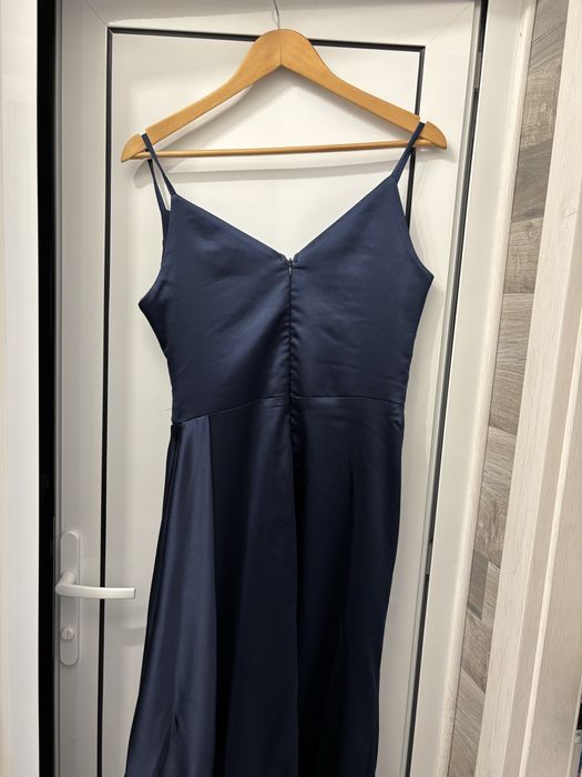 Официална рокля с цепка