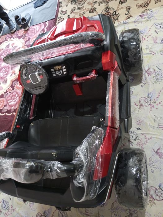 Detskiy mashinka Baggi 4×4