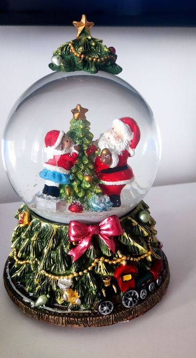 Музикално Коледно бижу