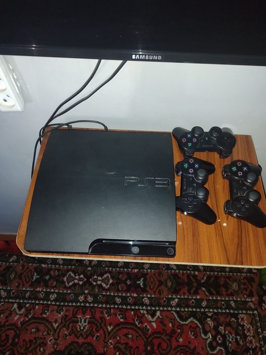 Srochniyga sotiladi .  PES3 2 tadan joystick  birga 200 $  keliwamiz