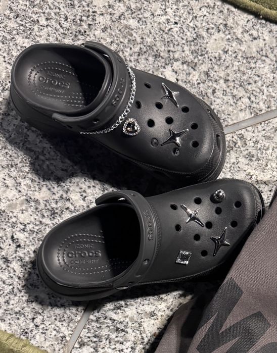 Продам тапочки Crocs