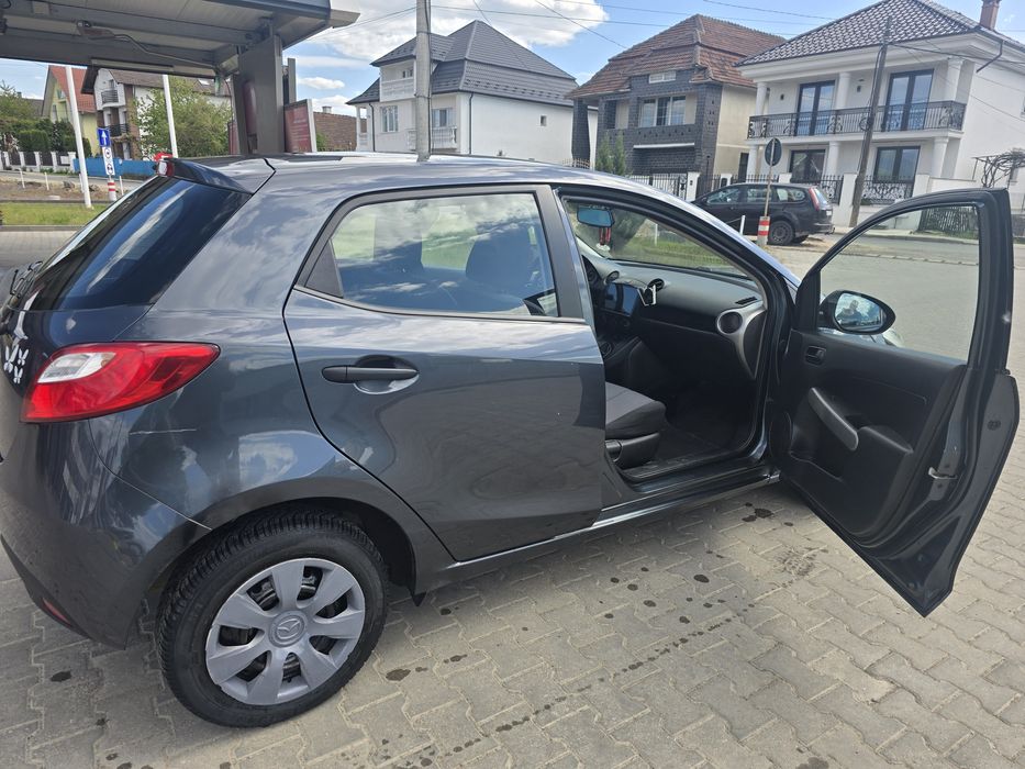 Mazda 2    1.4 benzina
