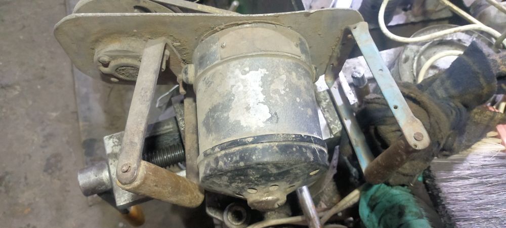 Продаю углову шлейф машинку