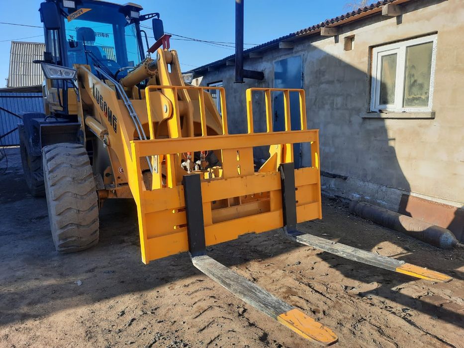 Услуги  ямобура вилочный погрузчик