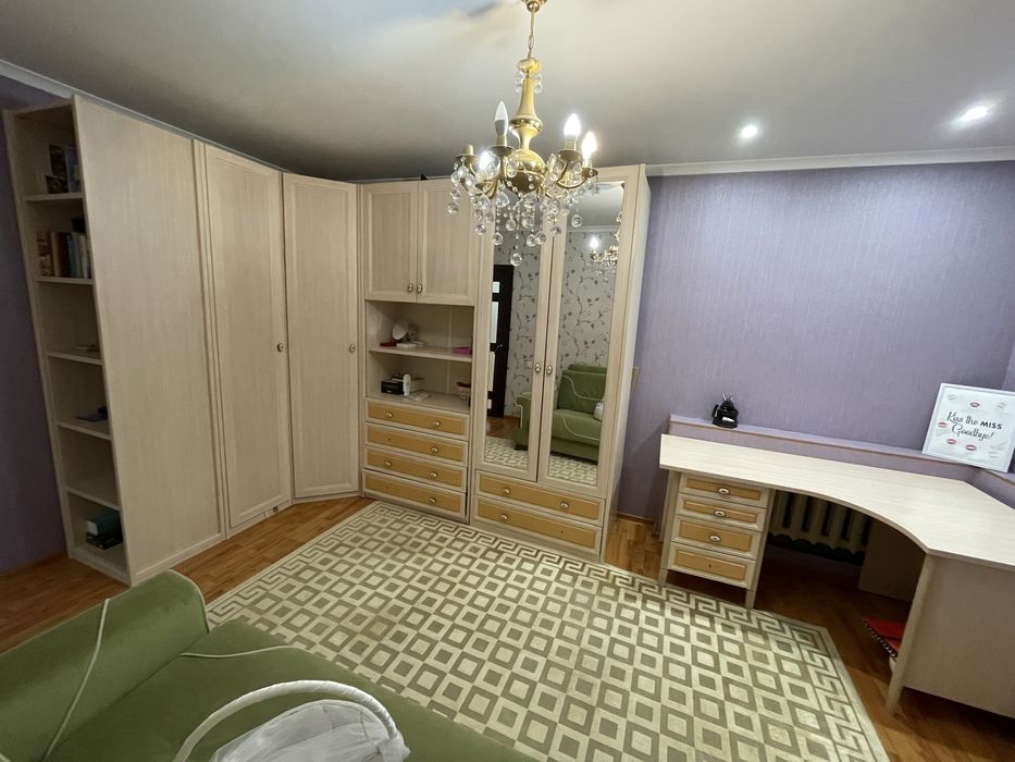 Продается гарнитур