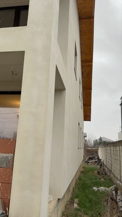 CASA (P+1) 153mp(270 utili) plus TEREN 670mp  Bucov (Mica Roma)