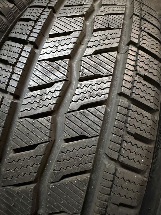 215/65/16c Hankook 4бр дот24