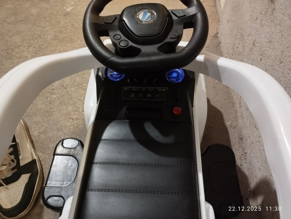 Кола за бутане с родителски контрол