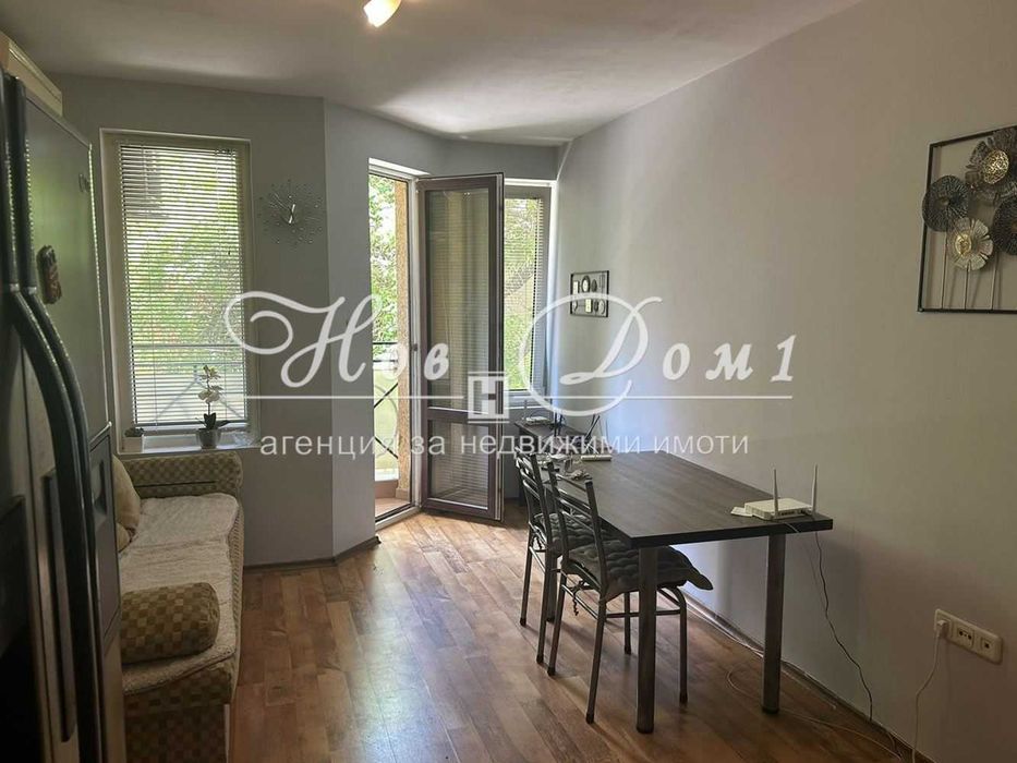 Дава се под наем Двустаен апартамент в Варна, Червен площад - 52 кв.м за 459 € - Снимка #1