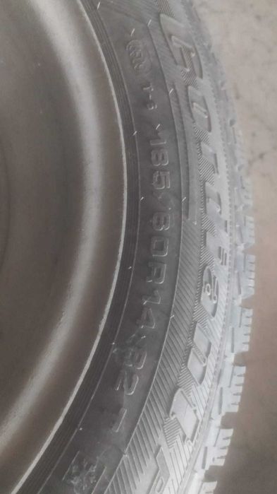 Продам зимнею резину с дисками   кордиан 185\60R14  4 балона