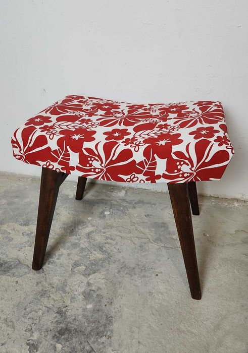 Комплект стол и табуретка