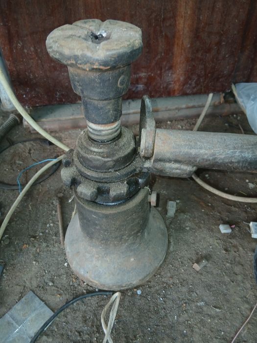 Дамкрат сотилади