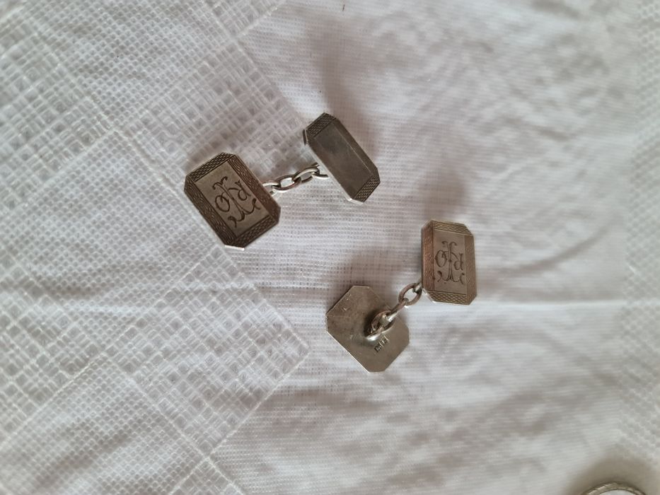 N Butoni de argint 925,poansoane H.G&S,sec 19,stare perfecta