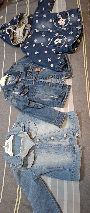 Продаётся джинсовки для девочек на 2-3 года