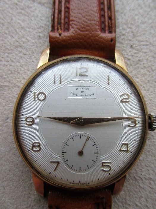 Стар колекционерски швейцарски часовник