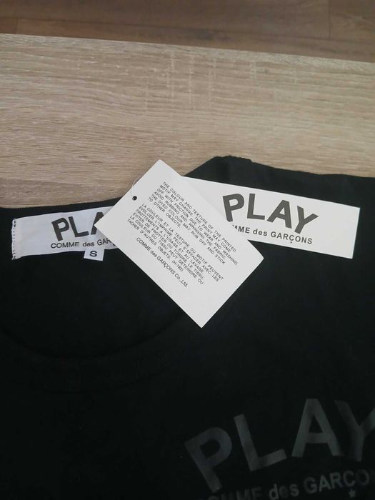 Черна тениска CDG