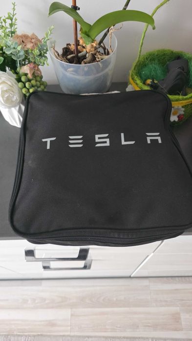 Statii incarcare masini electrice hibrid 0771610540 Tesla Bmw Audi jaguar Ford