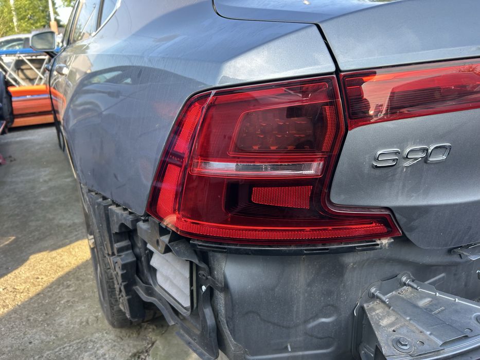 Stop stânga aripă Volvo S90