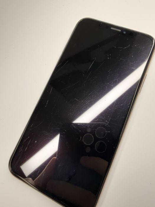 Vând iPhone XS .