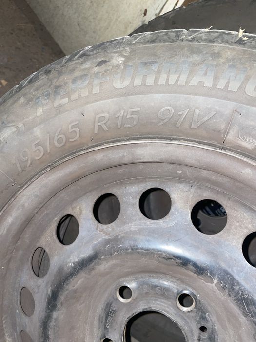 Гуми с джанти 195/65/15. 91V