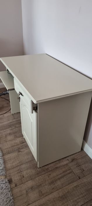 Birou lemn masiv alb-bej (culoarea untului)