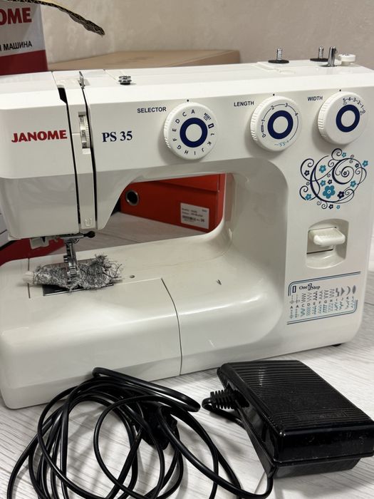 Продам швейную машину