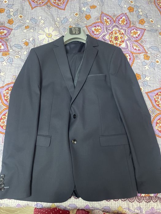 Продам костюм тройка