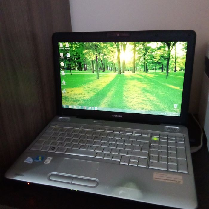 Лаптоп Toshiba, компютър
