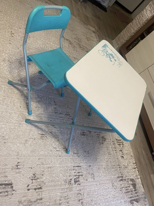 Детский стол и стул