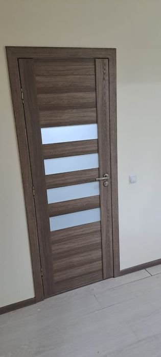 Продам дверь и кухонные мебель