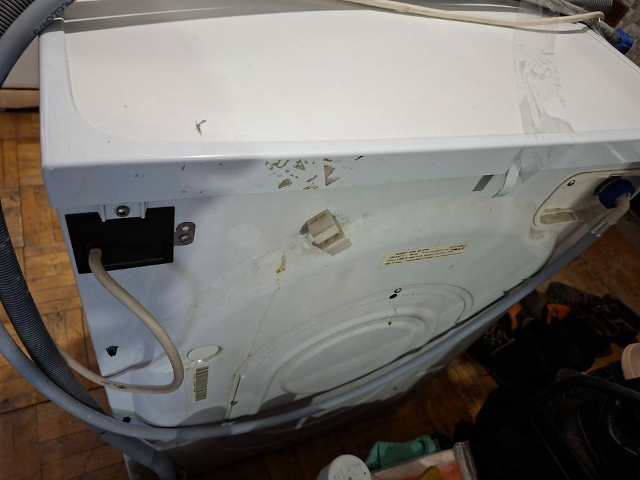 продам стиральную машину Indezit