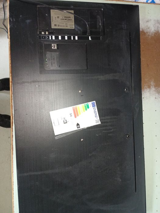 Tv Samsung displayul spart