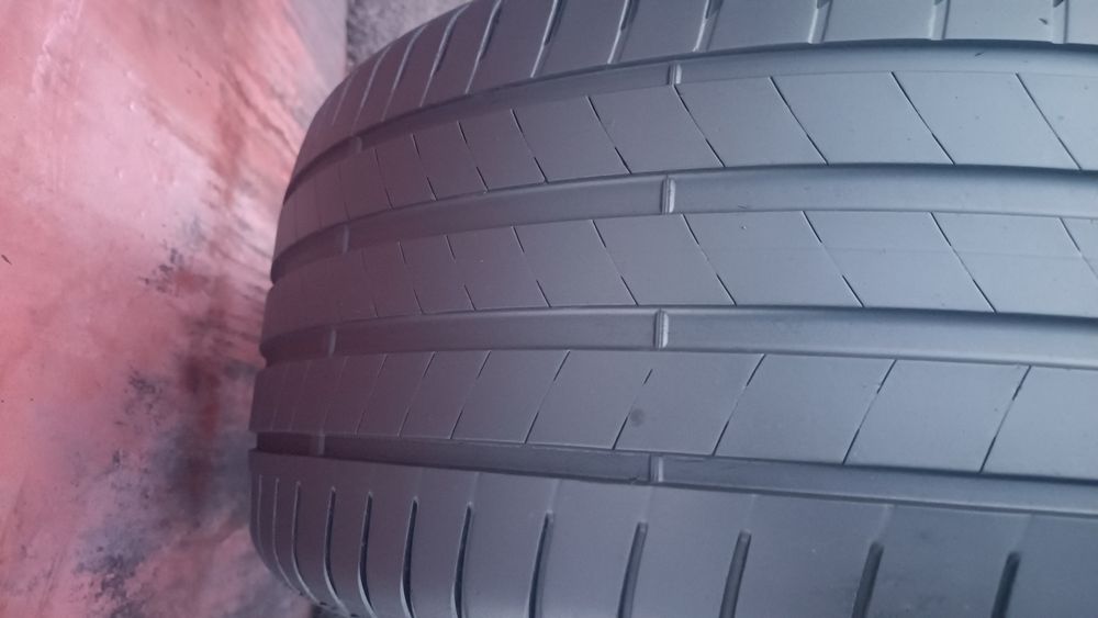 255/35/21 Bridgestone