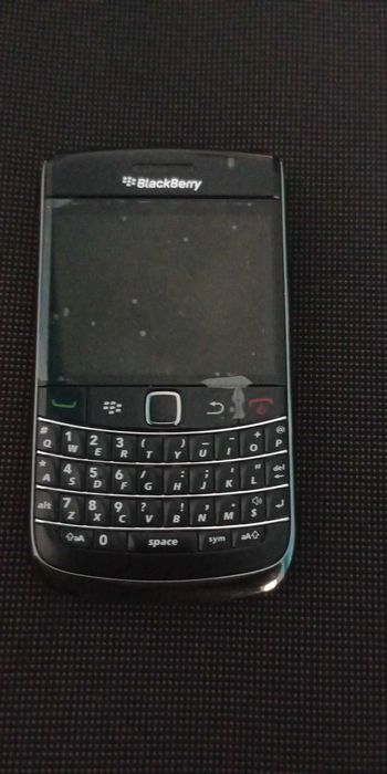 Vand Blacberry 9700 impecabil. ca NOU